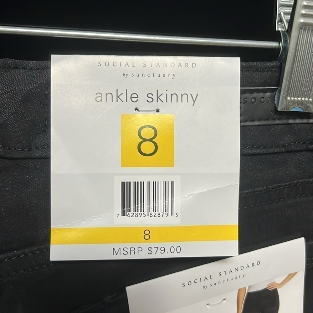 Social Standard by Sanctuary- mid rise ankle skinny black camo. NWT - Picture 8 of 9